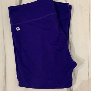 Women’s cropped Fabletics leggings